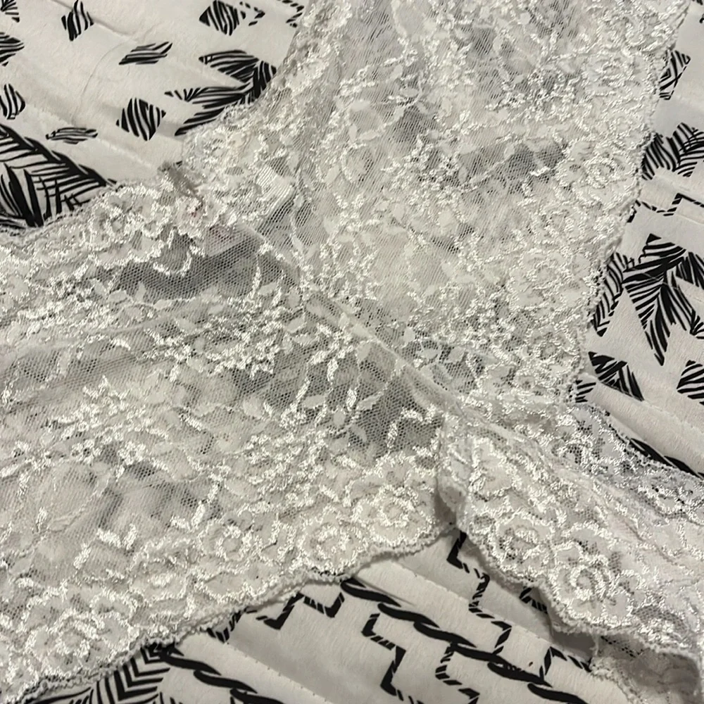Torrid White Lace Panties Size 3 - Picture 2 of 6